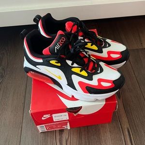 Nike tennis shoes! Never worn, with box!